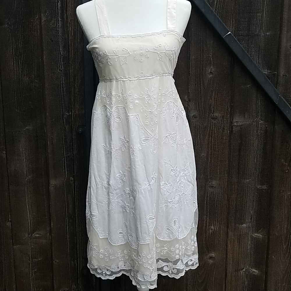Viola Embroidered Midi Off-White Dress Size 4